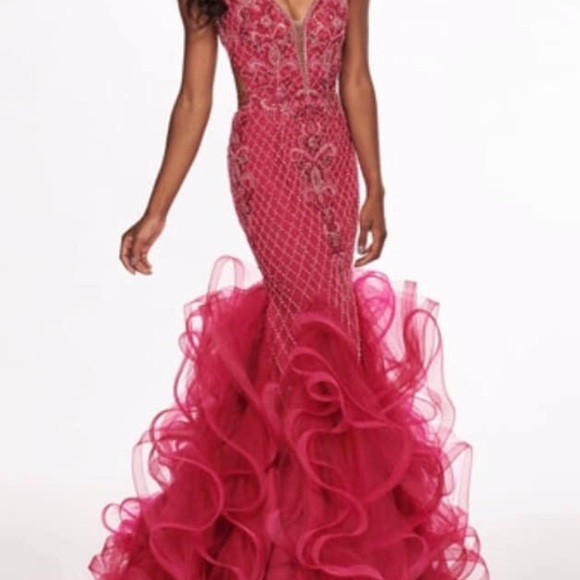 Raspberry Prom dress - Picture 1 of 2